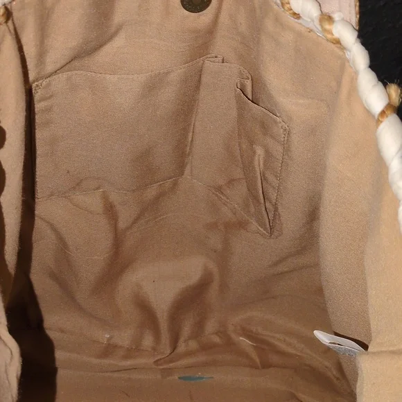 Elegant Cream and Tan Women's Tote Bag - Picture 6 of 7